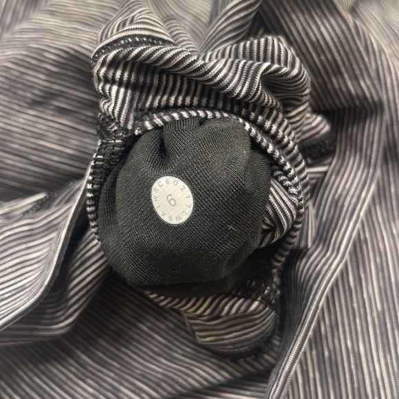 Lululemon Wunder Under Hi-Rise 1/2 Tight - Picture 8 of 8